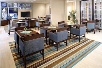 Hawthorn Suites by Wyndham Wheeling at the Highlands