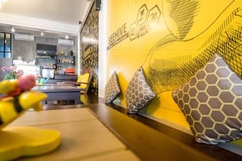 Beehive Phuket Old Town - Hostel