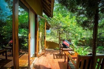 E-outfitting Pai Resort