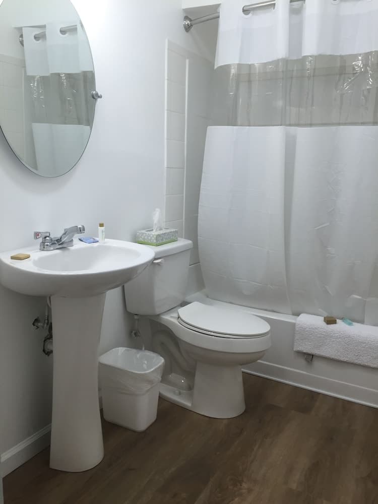 Lake Inn and Restaurant