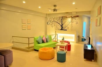 Tree House Inn - Hostel