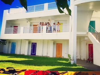 Guesthouse Ho Aloha - Hostel