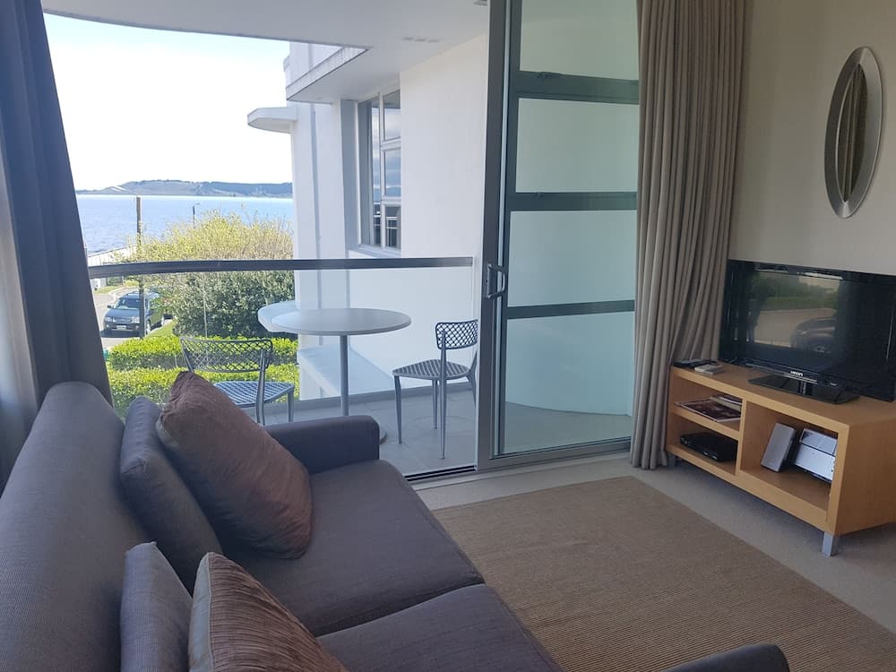 Waimahana Apartment 13