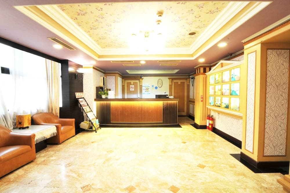 Lotus Yuan Business Hotel