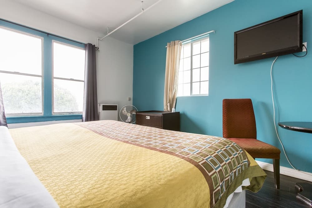 Stuart Hotel - Near Good Samaritan Hospital