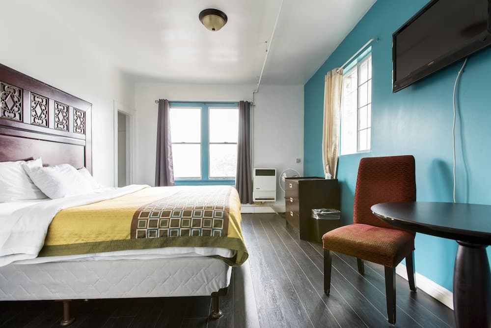 Stuart Hotel - Near Good Samaritan Hospital