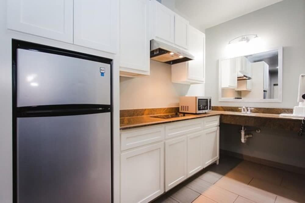 Econo Lodge Inn & Suites Channelview - Houston East