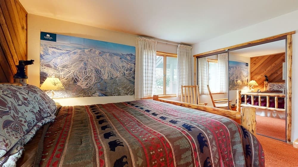 Snowcreek II #253 1 Bedroom Condo by RedAwning