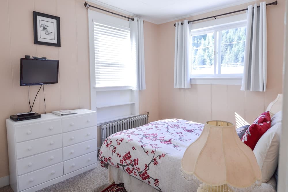 Brown and Hawkins Historical Apartments