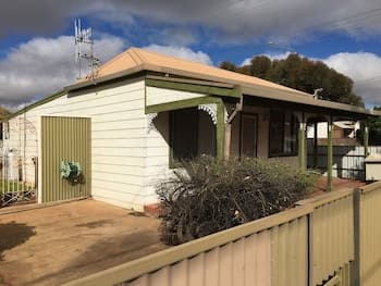 Away Cottages Broken Hill