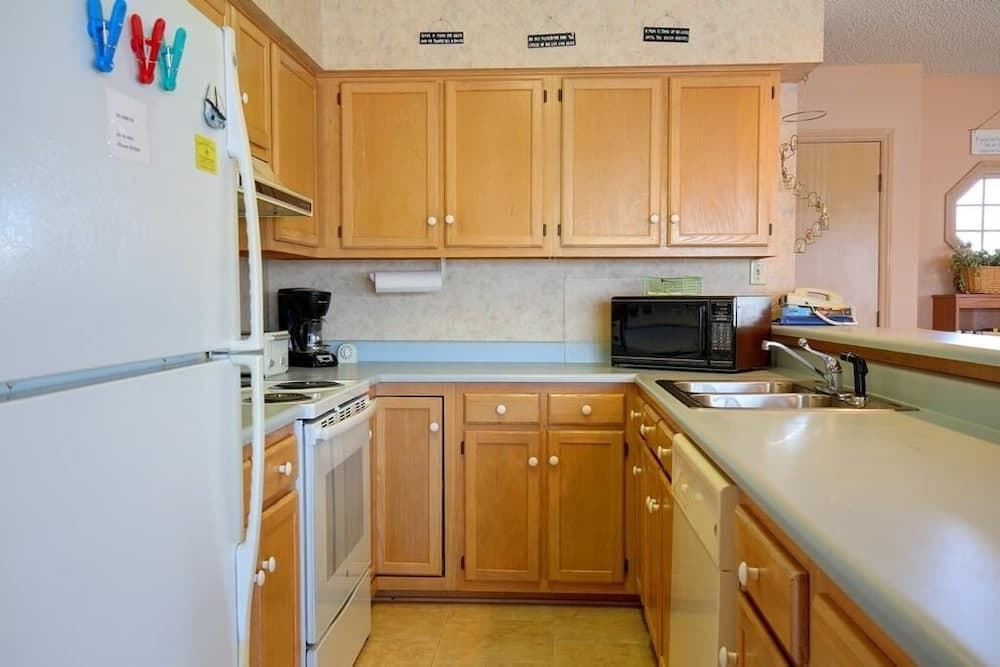 Pirate's Pride 3 Bedroom Home by RedAwning