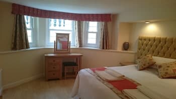 Mayville House Apartment