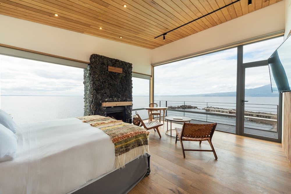 Hotel AWA Puerto Varas