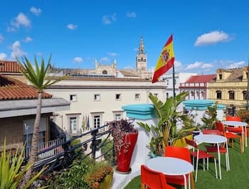 Sevilla Kitsch Hostel Art