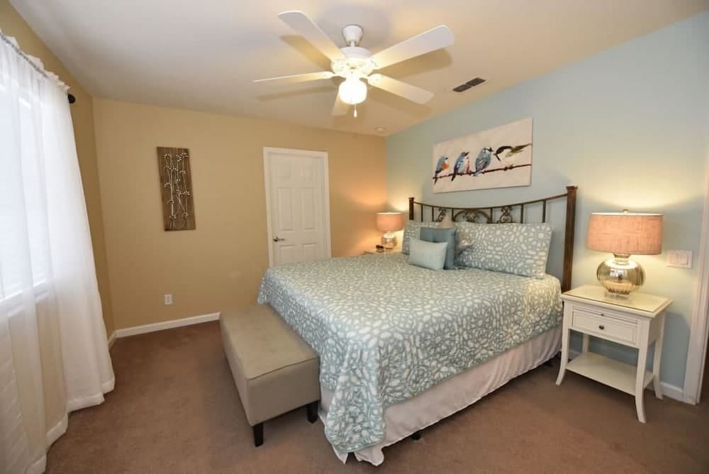 7825 The Windsor House 6 Bedroom by Florida Star