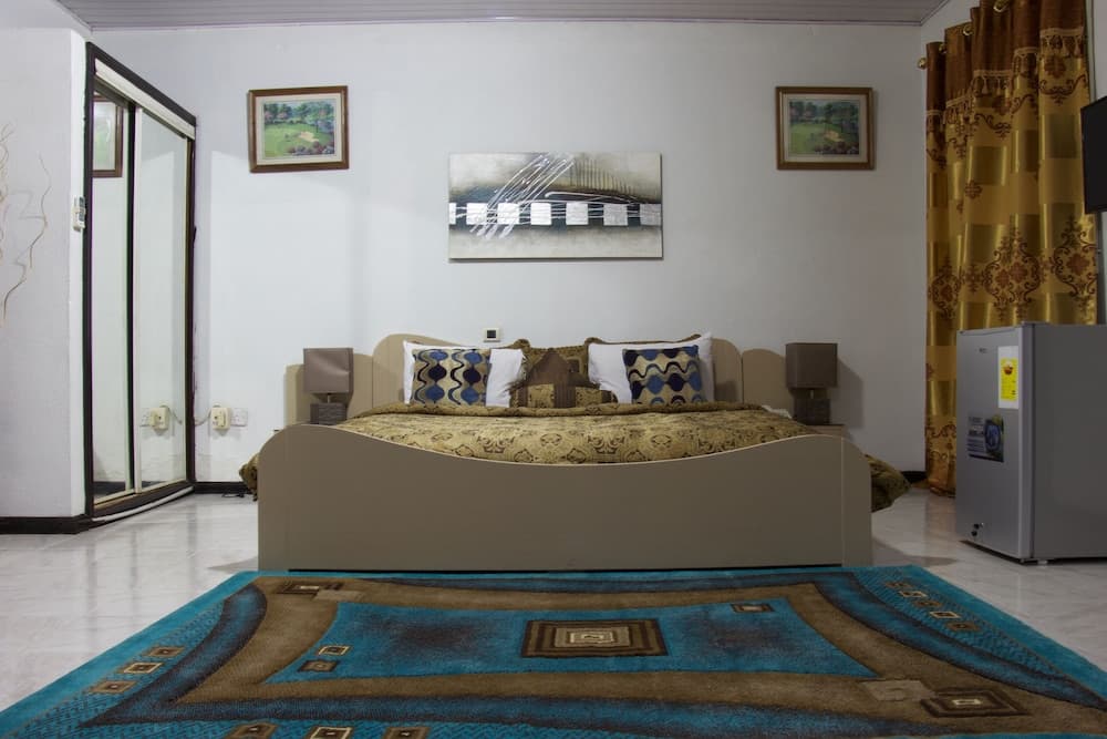 Hill View Hotel McCarthy Hills