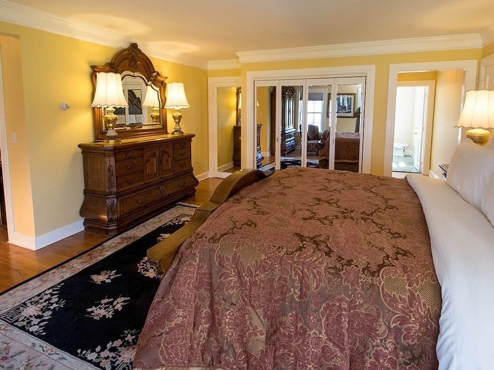 Kingsbay Mansion & Vacation Houses