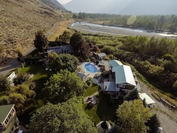 Similkameen Wild Resort & Winery