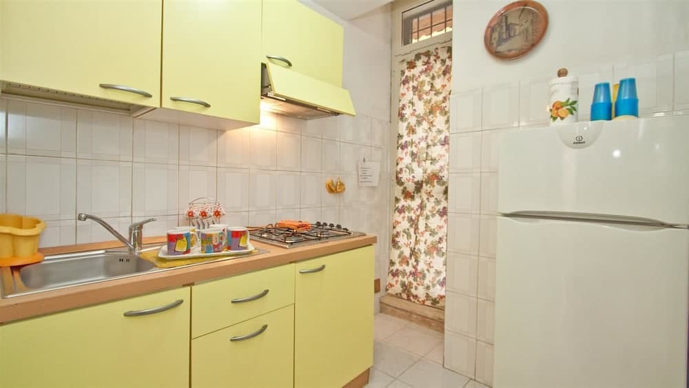 Rental In Rome Celestino Apartment