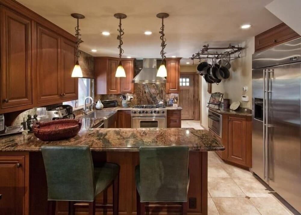 Weil Luxury Vacation 4 Bedroom Cabin by RedAwning