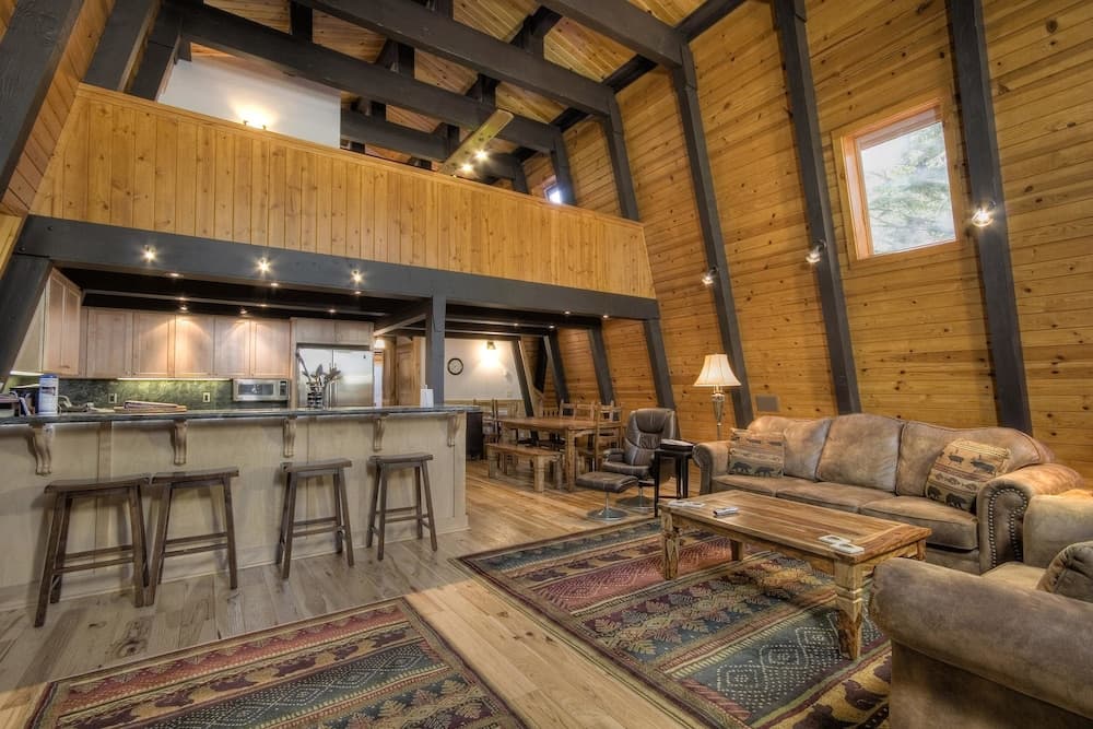 Pezzola Luxury Rental 3 Bedroom Home by RedAwning