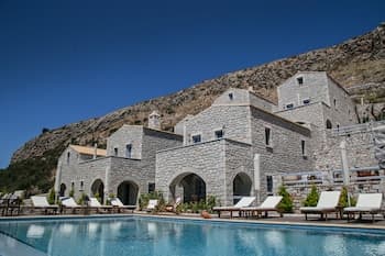 En Plo Luxury Suites