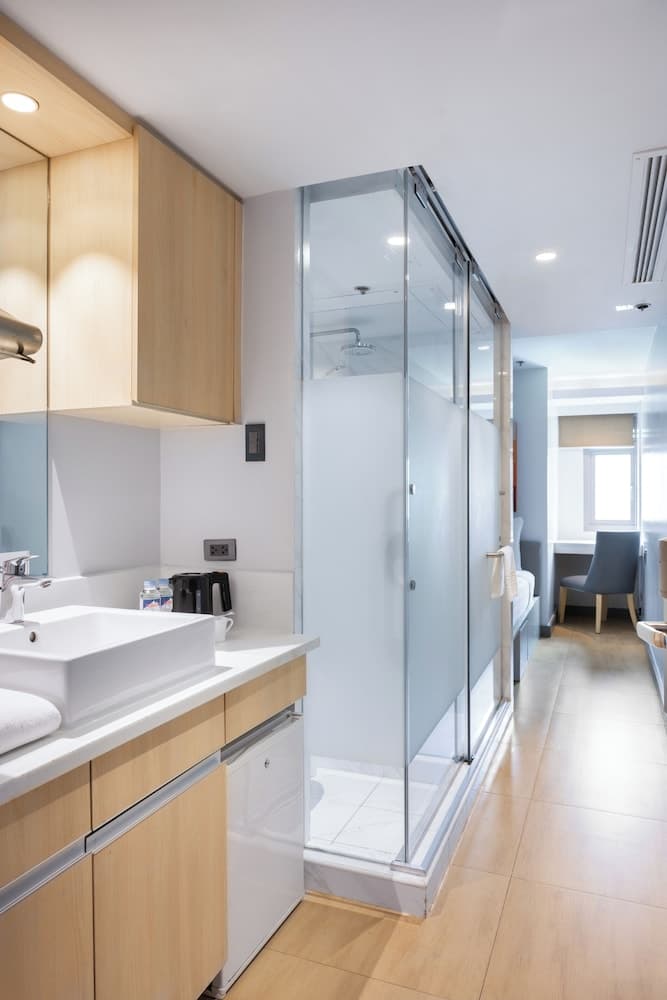 The Mini Suites - Eton Tower Makati