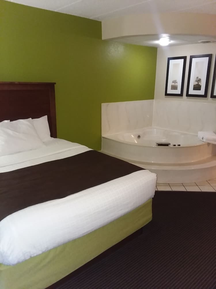 AmericInn by Wyndham Little Falls