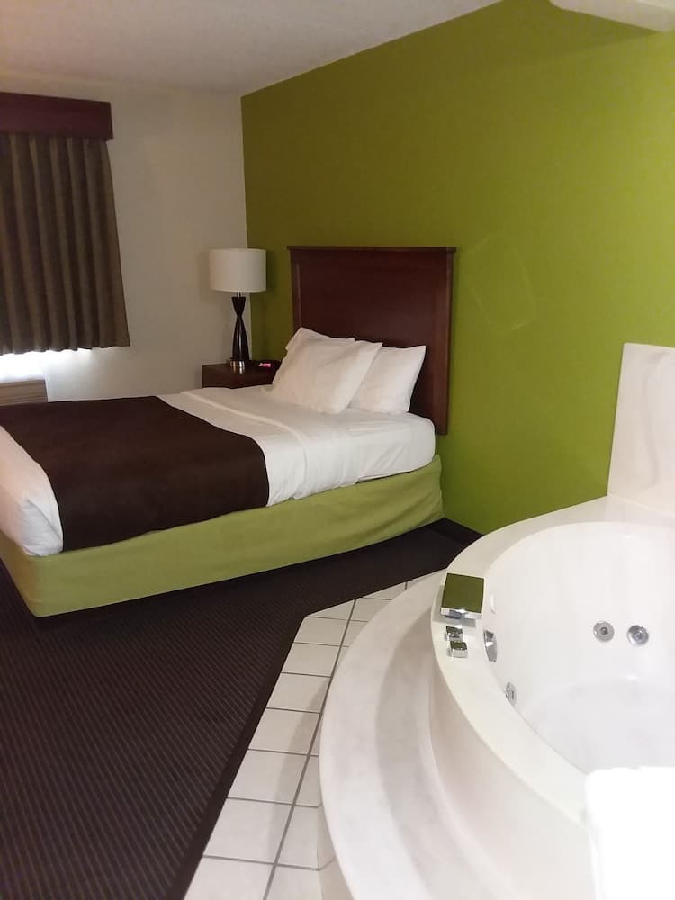 AmericInn by Wyndham Little Falls