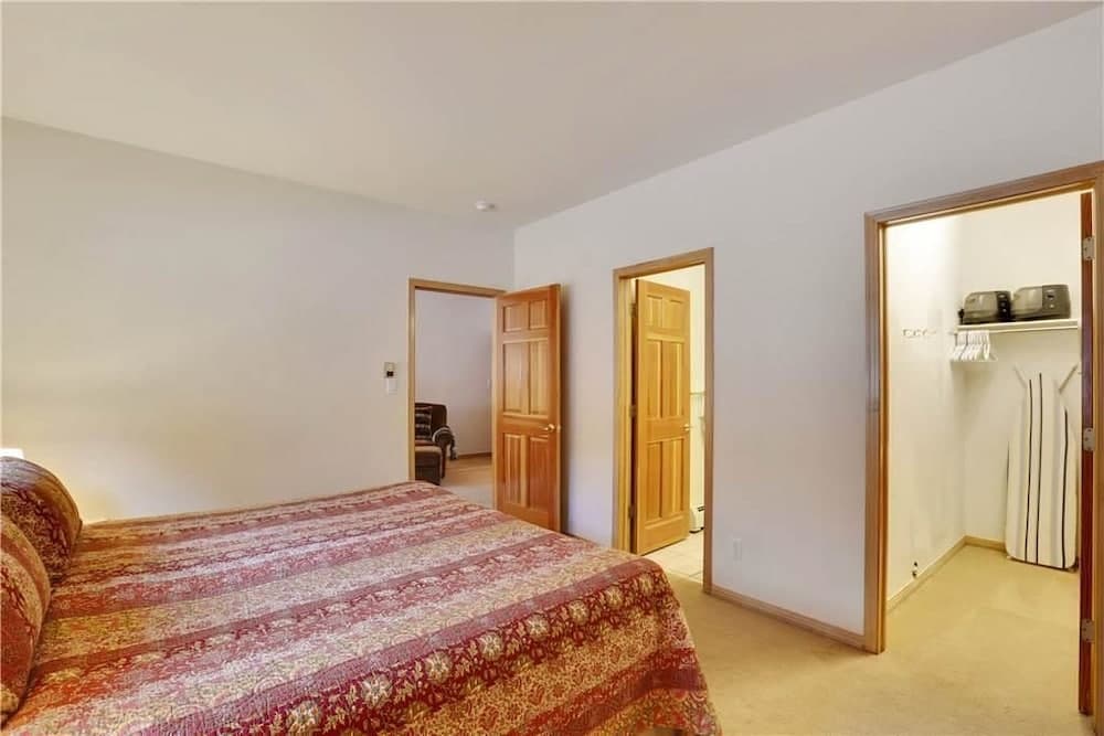 Pines 120 4 Bedroom Plus loft Town House