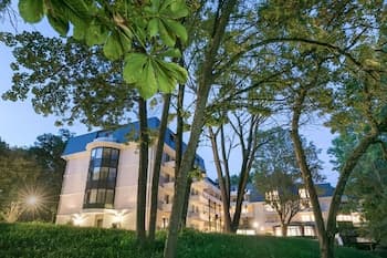 Home Médicis Les Petites Roches