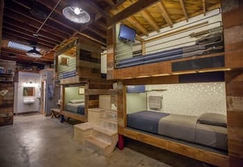 PodShare Los Feliz - Hostel