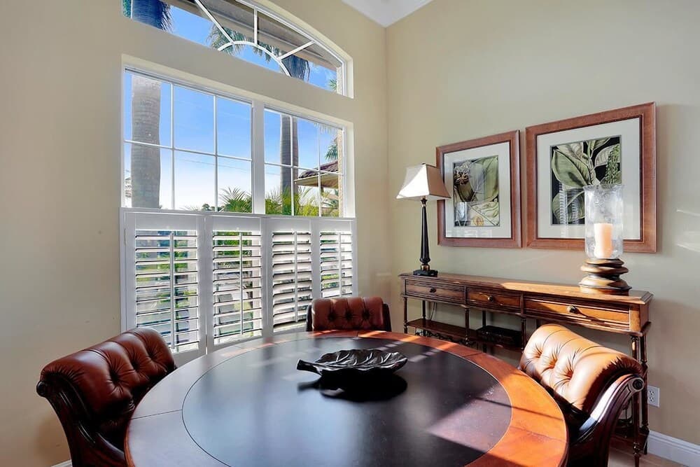 COPPER20 5 Bedroom Holiday Home by Marco Naples Vacation Homes