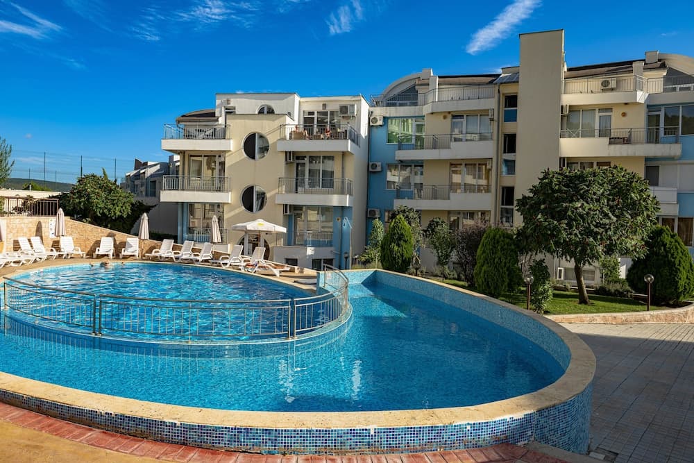 Menada Sunset II Kosharitsa