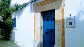 El Patio Courtyard House