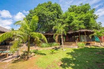 Bamboo Hostel Palawan