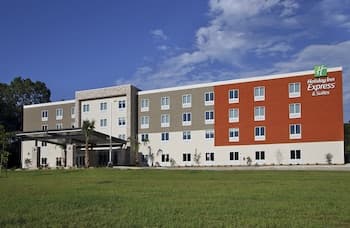 Holiday Inn Express & Suites Columbus North, an IHG Hotel