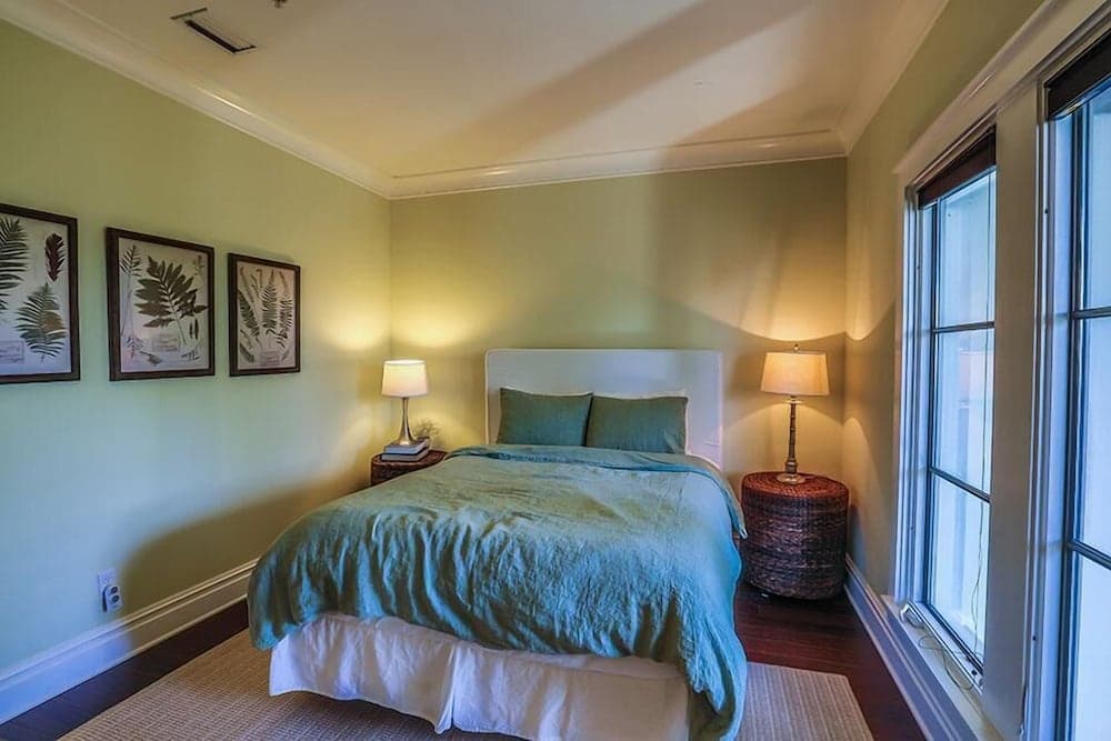 SIMMONS TOWNHOUSE 4 Bedroom Holiday Home by Five Star Properties