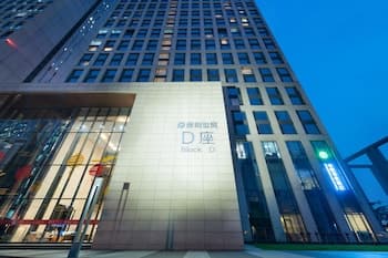 Yicheng Apartment PaZhou Poly World Center