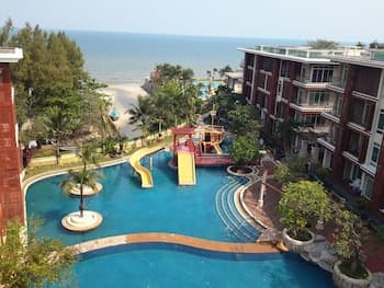 Beachfront Family Penthouse Hua Hin
