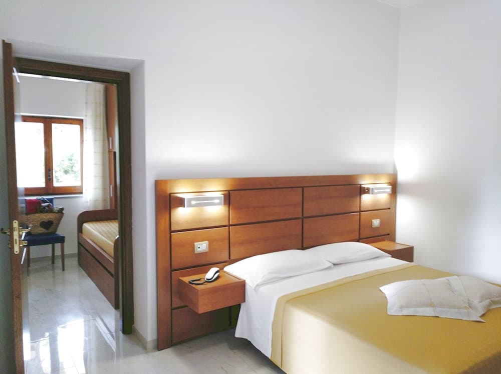 Villaggio Turistico La Mantinera Hotel