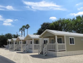 Travelers World RV Resort