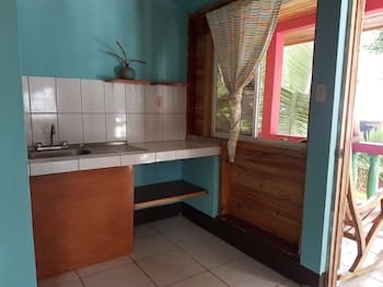 Las Palmeras Beachfront Hotel