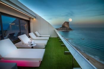 Suitopía Sol y Mar Suites Hotel