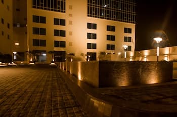 Lemon Tree Hotel, Sector 60, Gurugram