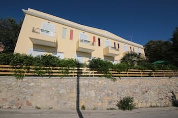 Point Twins Apartments