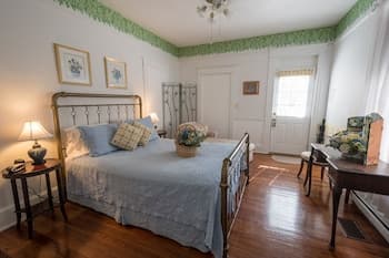Southern Wind Inn Bed & Breakfast