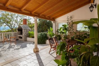 VILLA LIVIA APARTMENTS