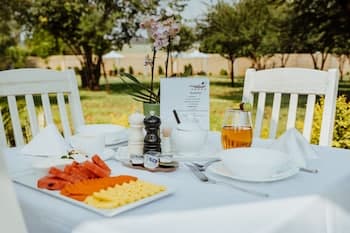 TshiBerry Bed & Breakfast