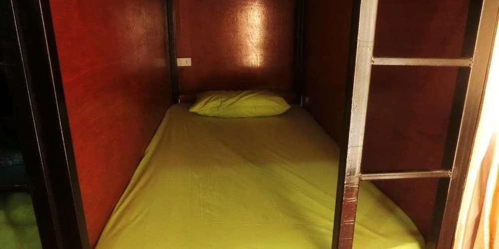 Near The Park Backpack House